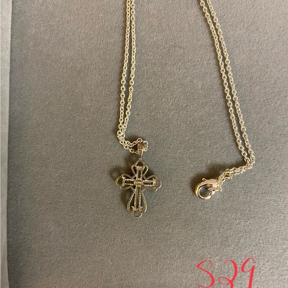 Sterling silver cross & chain - Picture 4 of 4